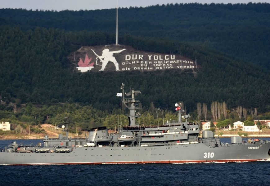 Rus Donanması Boğazdan Hazır Olda Geçti